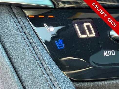 Certified 2024 Cadillac XT6 Premium Luxury w/ LPO, Floor Liner Package AWD/4WD image 22