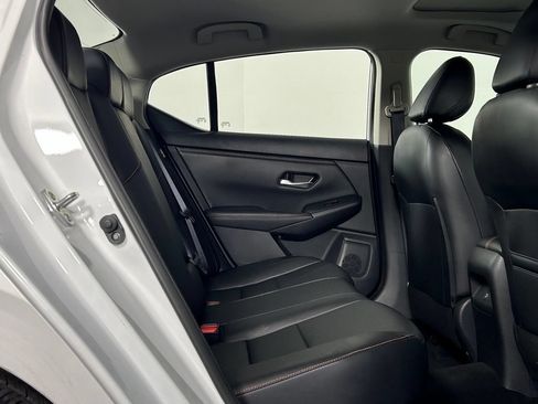 Used 2023 Nissan Sentra SR w/ SR Premium Package FWD image 12