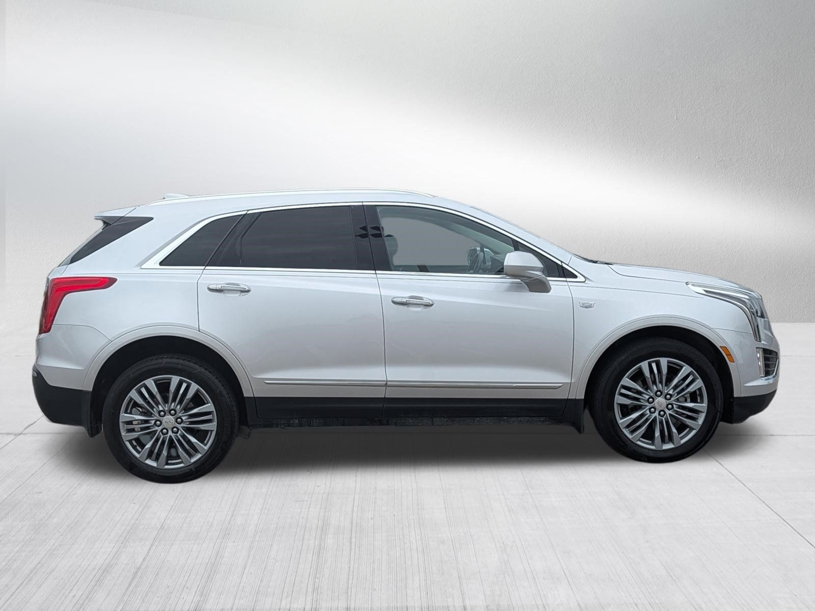 Used 2017 Cadillac XT5 Premium Luxury AWD/4WD image 8