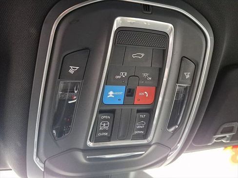 Certified 2023 Jeep Grand Cherokee L Laredo AWD/4WD image 23