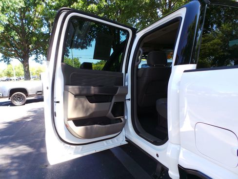 Used 2025 Ford F250 Platinum w/ Platinum Plus Package AWD/4WD image 40