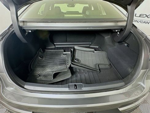 Used 2023 Toyota Crown XLE image 27