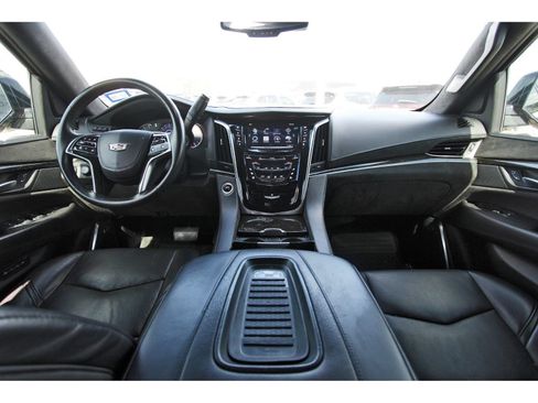 Used 2016 Cadillac Escalade Platinum AWD/4WD image 7