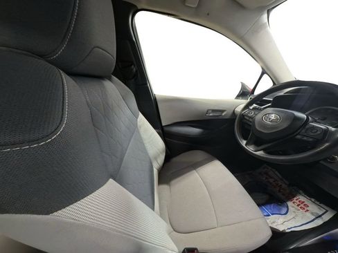 Used 2021 Toyota Corolla LE image 25