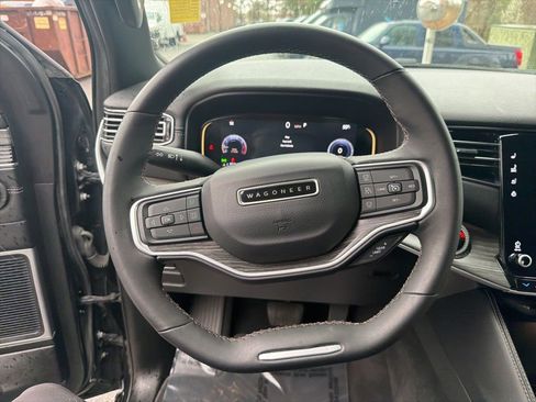 Used 2024 Jeep Wagoneer Series II w/ Flexible Seating Group image 16