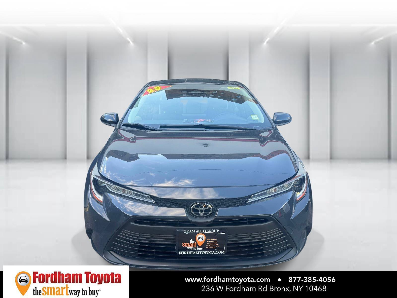 Used 2023 Toyota Corolla LE FWD image 2