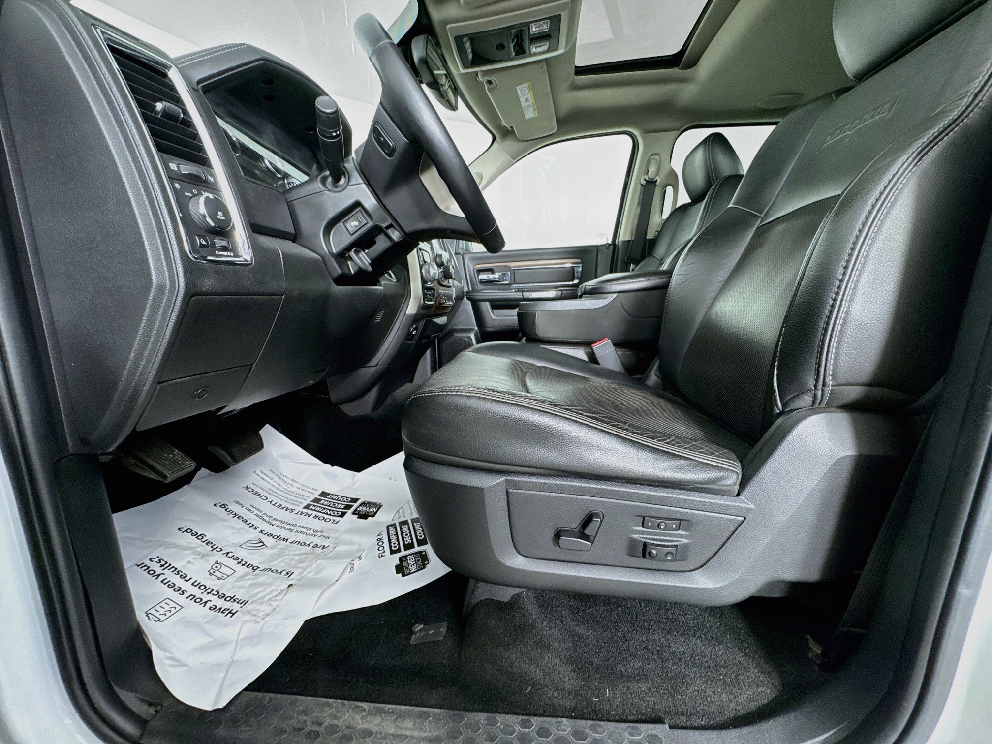 Used 2014 RAM 1500 Laramie w/ Convenience Group AWD/4WD image 21