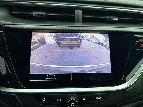 Used 2021 Buick Encore GX Preferred w/ Cold Weather Comfort Package AWD/4WD image 18