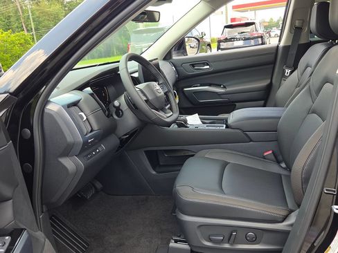 New 2026 Nissan Pathfinder SL FWD image 3