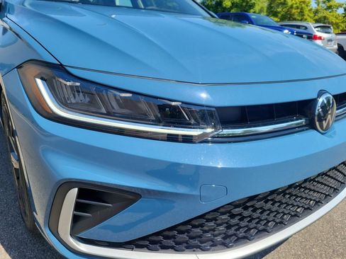 New 2026 Volkswagen Jetta SE FWD image 24