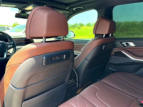 Used 2023 BMW X5 xDrive40i w/ Luxury Seating Package AWD/4WD image 18