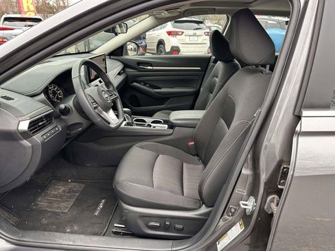 Used 2023 Nissan Altima 2.5 SV w/ SV Premium Package AWD/4WD image 11