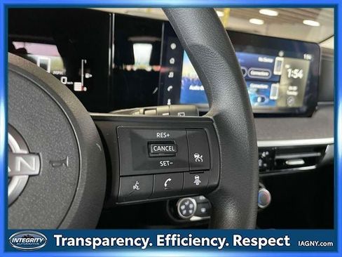 Used 2025 Nissan Kicks SV AWD/4WD image 21