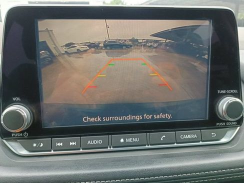 Used 2021 Nissan Rogue S FWD image 9