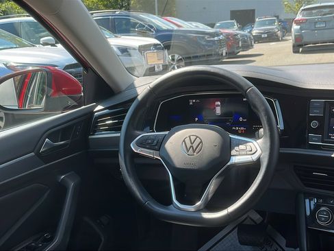 Used 2023 Volkswagen Jetta SE image 23