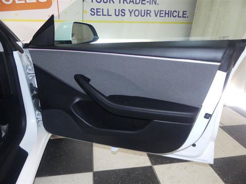 Used 2024 Tesla Model 3 Standard Range RWD image 19