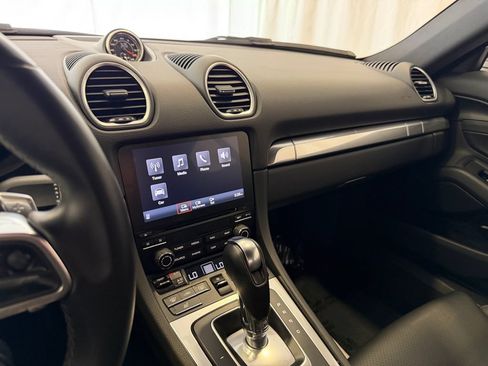 Certified 2019 Porsche 718 Cayman S RWD image 17