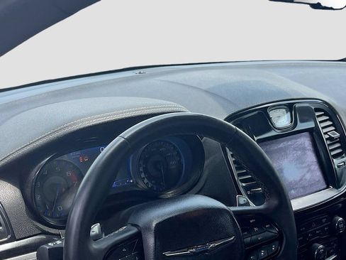 Used 2023 Chrysler 300 S w/ Comfort Group RWD image 9