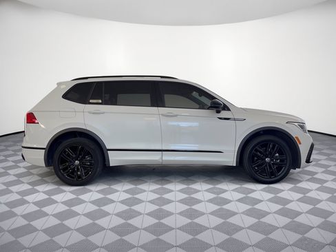 Used 2022 Volkswagen Tiguan SE R-Line FWD image 8