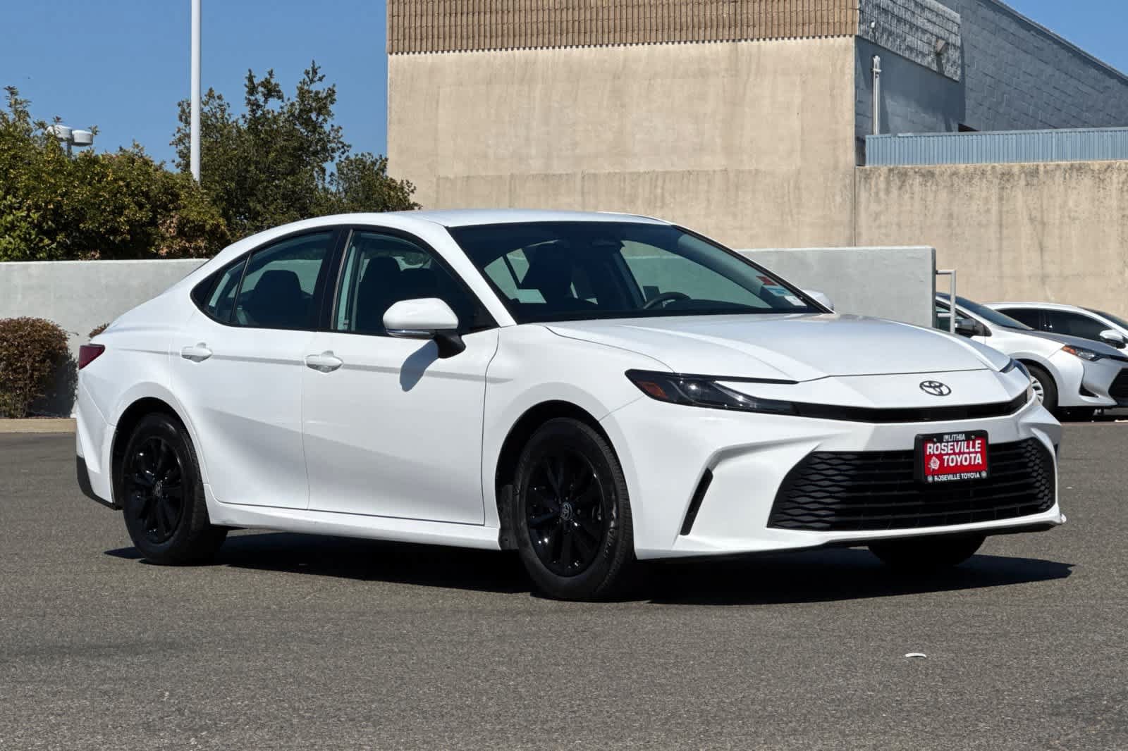 Used 2025 Toyota Camry LE FWD image 5