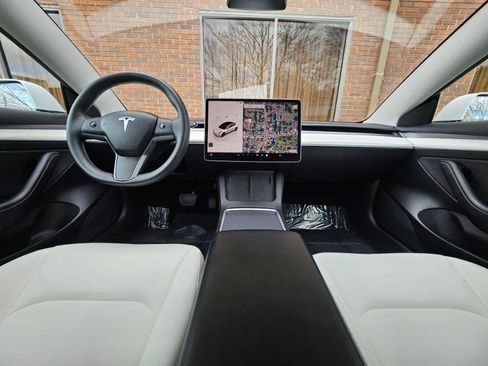 Used 2023 Tesla Model 3 Standard Range image 37