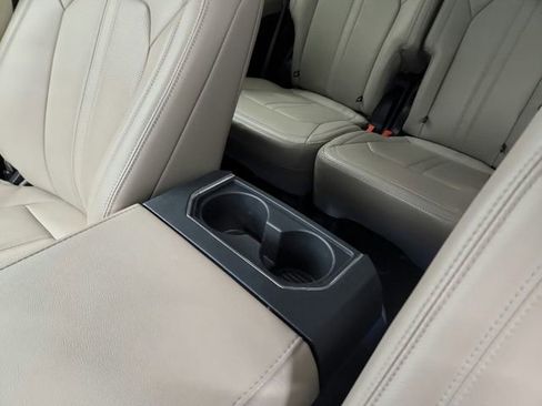 Used 2024 Ford Expedition Limited image 36