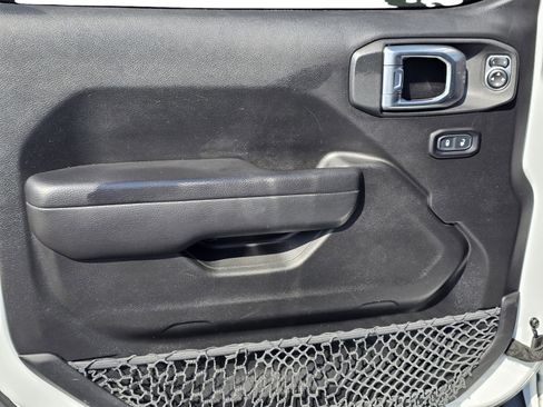 Used 2023 Jeep Wrangler Unlimited Rubicon image 36