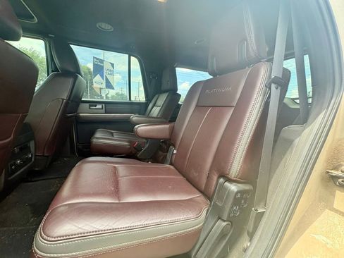 Used 2017 Ford Expedition Platinum RWD image 10