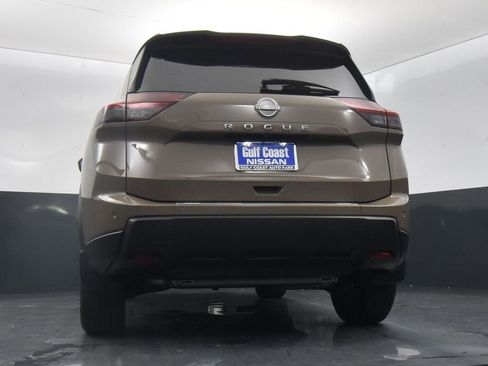 Certified 2025 Nissan Rogue SV w/ SV Premium Package image 27