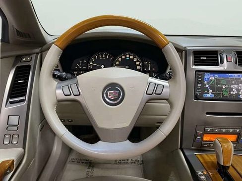 Used 2005 Cadillac XLR RWD image 22
