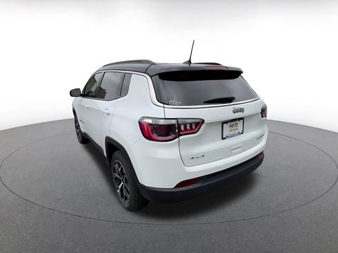Used 2025 Jeep Compass Limited AWD/4WD image 11
