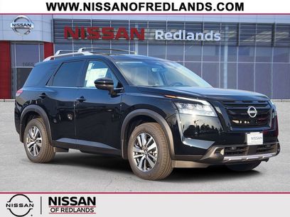 New 2025 Nissan Pathfinder SL w/ Black Appearance Package