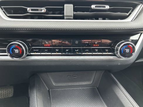 Used 2025 Chevrolet Equinox LT w/ Convenience Package II image 27