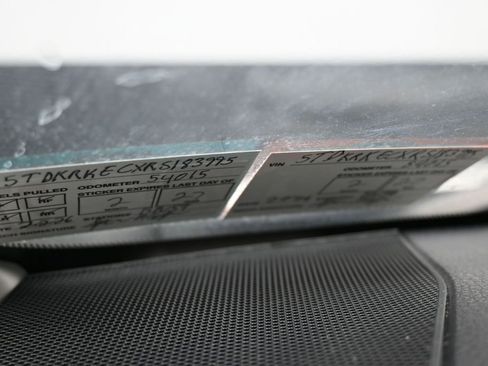 Used 2024 Toyota Sienna LE image 9