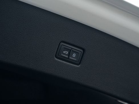 Used 2022 Audi RS Q8 image 21