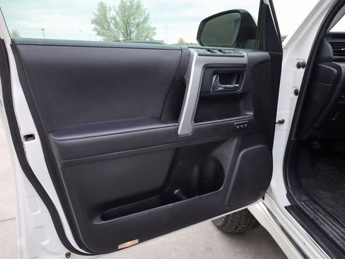 Used 2021 Toyota 4Runner Limited AWD/4WD image 10