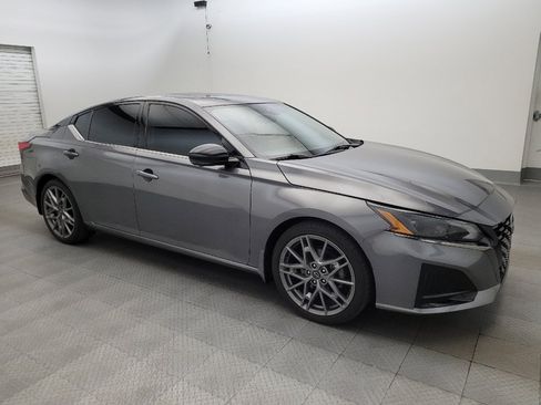 Used 2024 Nissan Altima 2.0 SR FWD image 11