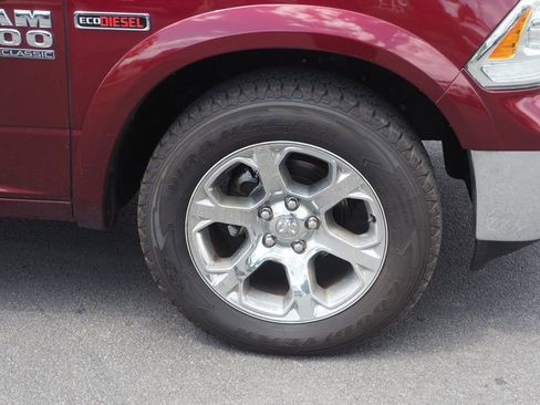 Used 2019 RAM 1500 Laramie w/ Convenience Group AWD/4WD image 10