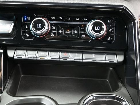 Used 2025 GMC Sierra 2500 AT4 AWD/4WD image 43