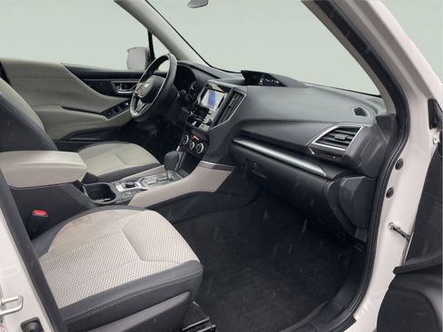 Used 2020 Subaru Forester Premium AWD/4WD image 19