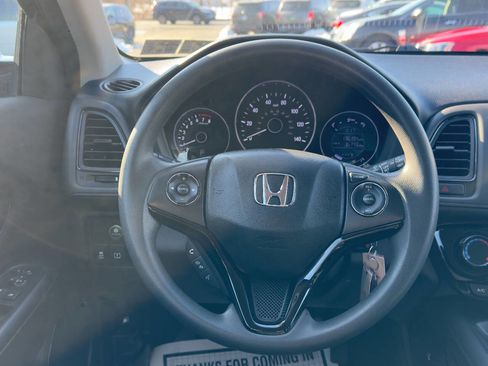 Used 2018 Honda HR-V LX image 19