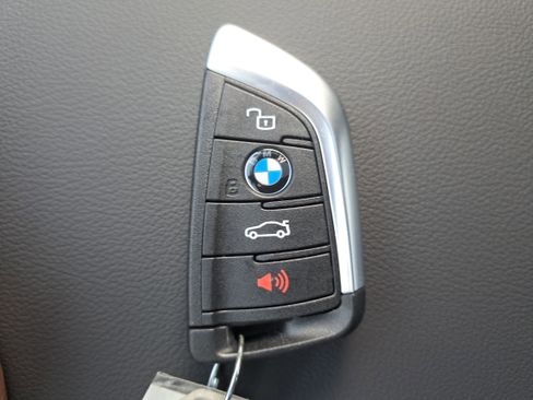 New 2026 BMW 330i xDrive Sedan w/ Premium Package AWD/4WD image 36