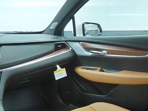 New 2025 Cadillac XT5 Premium Luxury w/ Technology Package image 11