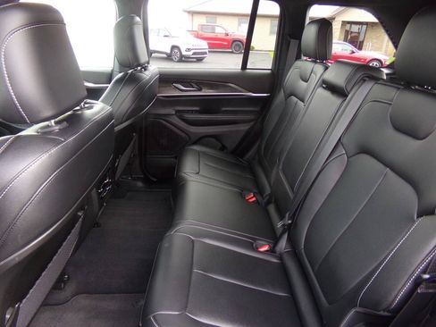 Used 2024 Jeep Grand Cherokee Limited w/ Trailer Tow Package AWD/4WD image 26