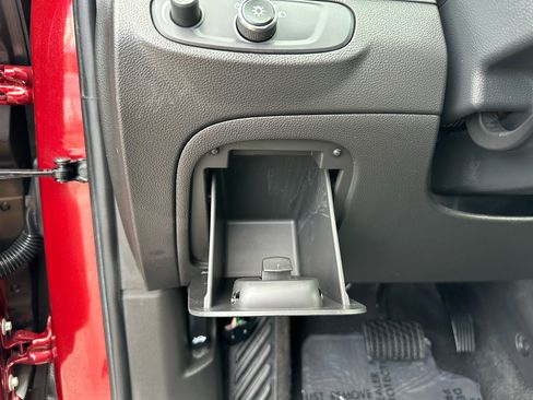 Used 2021 Buick Encore Preferred image 34