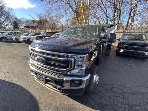 Used 2022 Ford F350 Lariat w/ Lariat Value Package image 3