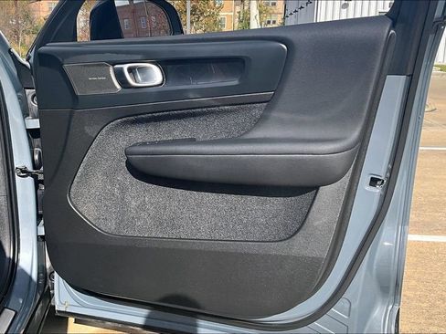 Certified 2023 Volvo C40 P8 Recharge Ultimate image 24