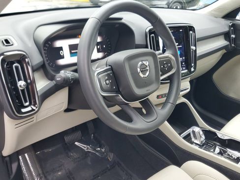 Certified 2023 Volvo XC40 B5 Plus w/ Driver Assist Package AWD/4WD image 19