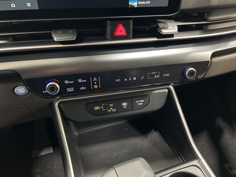 New 2026 Kia Carnival LXS image 20