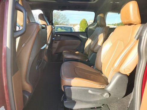 Used 2020 Chrysler Pacifica Limited w/ Advanced Safetytec Group image 11